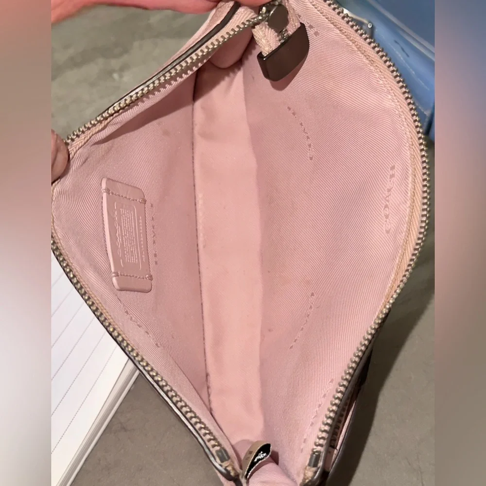 Coach Noa Pop-up light pink pebbled leather crossbody bag Women’s purse - Picture 3 of 7